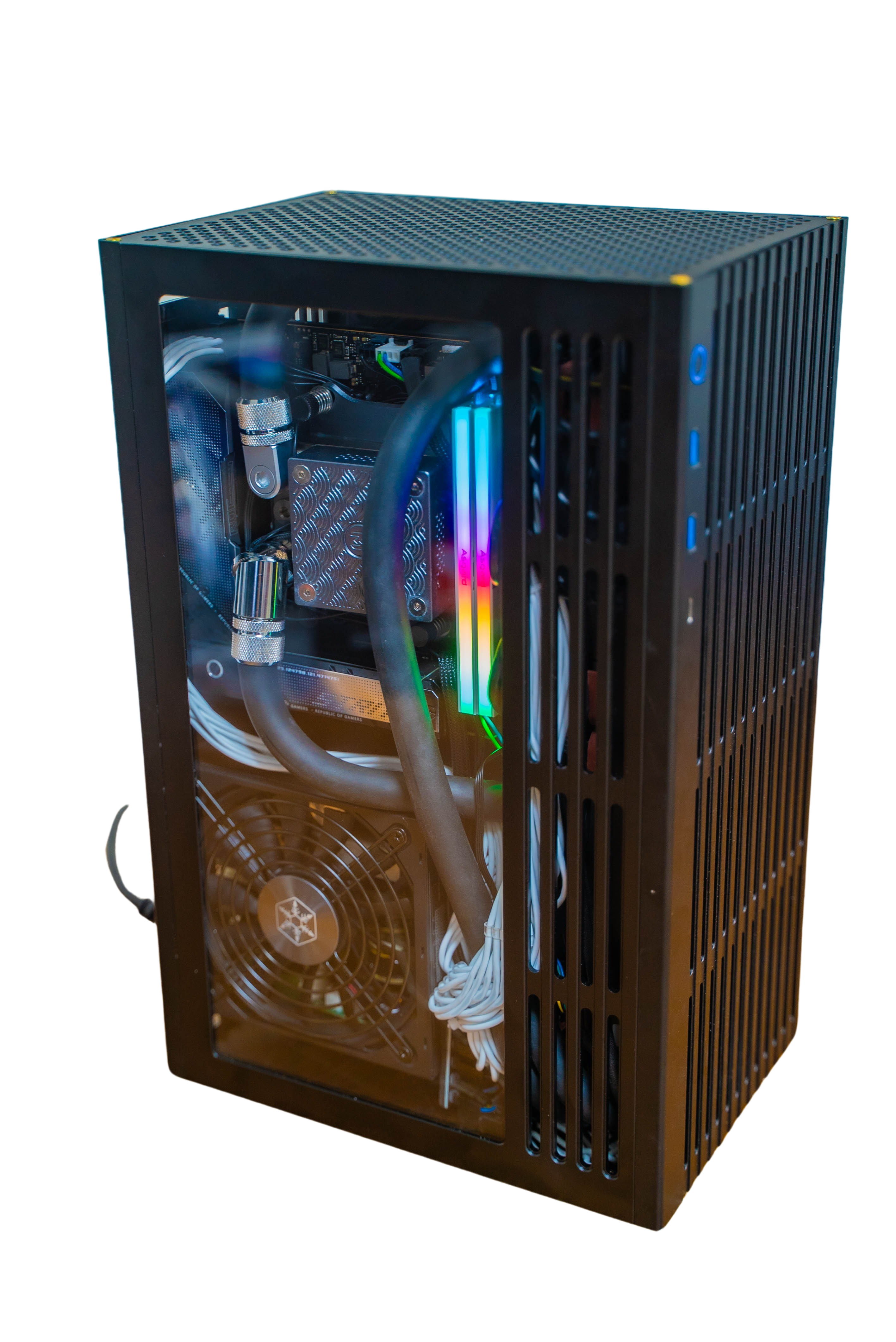 IronClad <b>Tengu</b> <br>Small-size Custom Water cooled PC