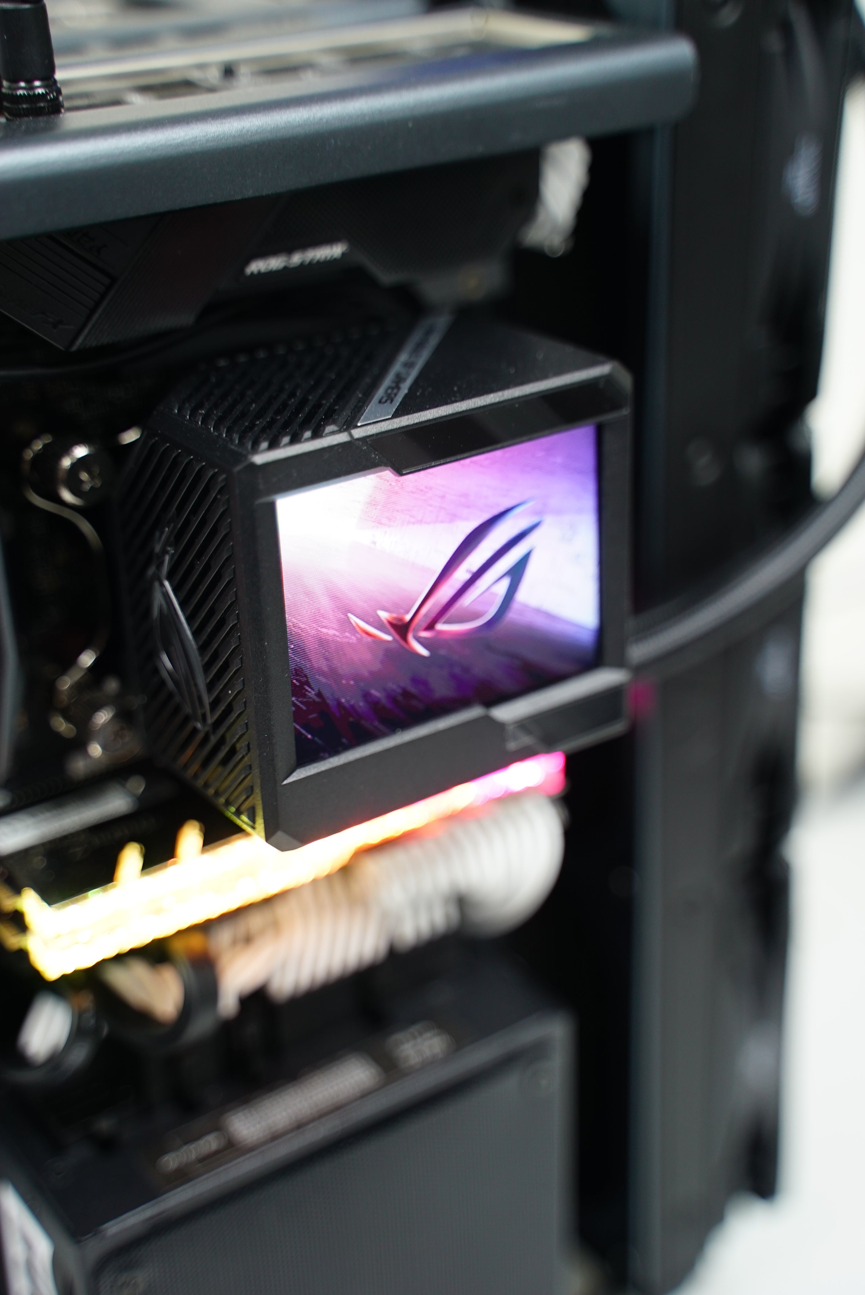 IronClad Obelisk Small-size Gaming PC